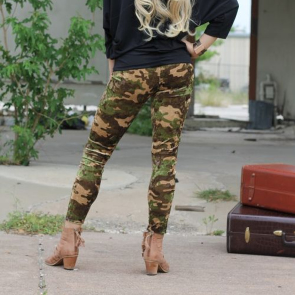 Lucky & Blessed Velvet Camo Leggings 🎉🎊HP🎉🎊 - Picture 4 of 5